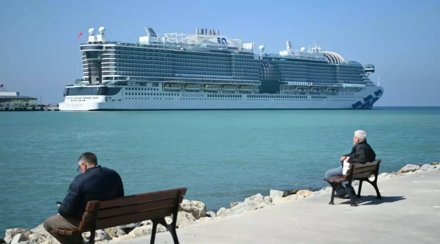 Kuşadası’na İlk Kruvaziyer Gemisi Seferi Gerçekleşti