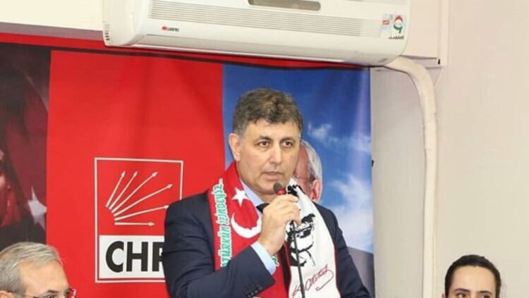 İzmir’in Belediye Başkanı Tugay, CHP Üyeliğinden Ayrıldığını Açıkladı